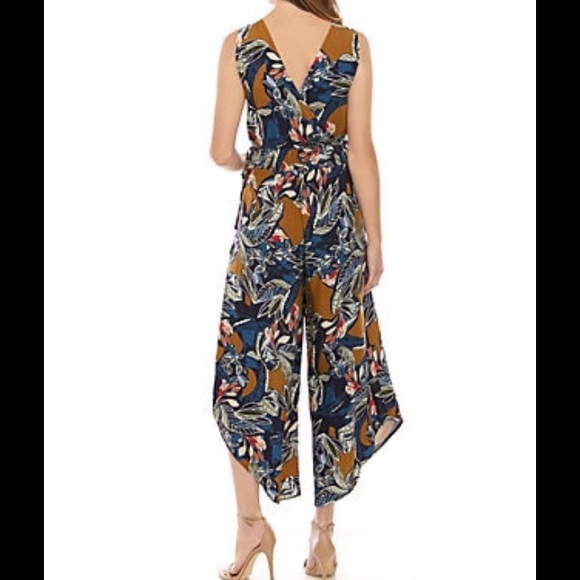 Angular Ankle Jumper: Sleeveless Floral Print - Picture 3 of 5